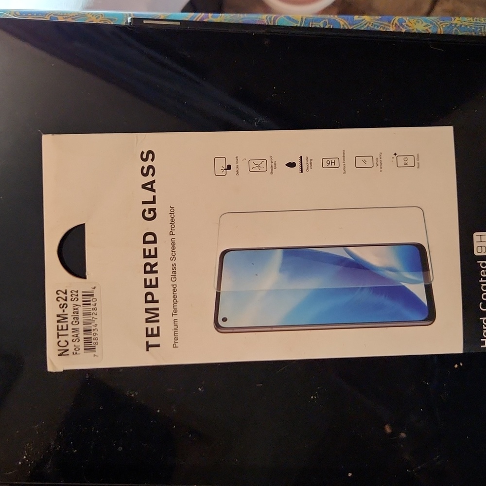 Tempered glass screen protector for Galaxy S22